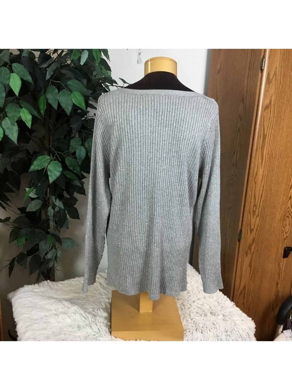 Lane Bryant silver metallic stretchy long sleeve sweater Woman’s 26/28 - Picture 2 of 16
